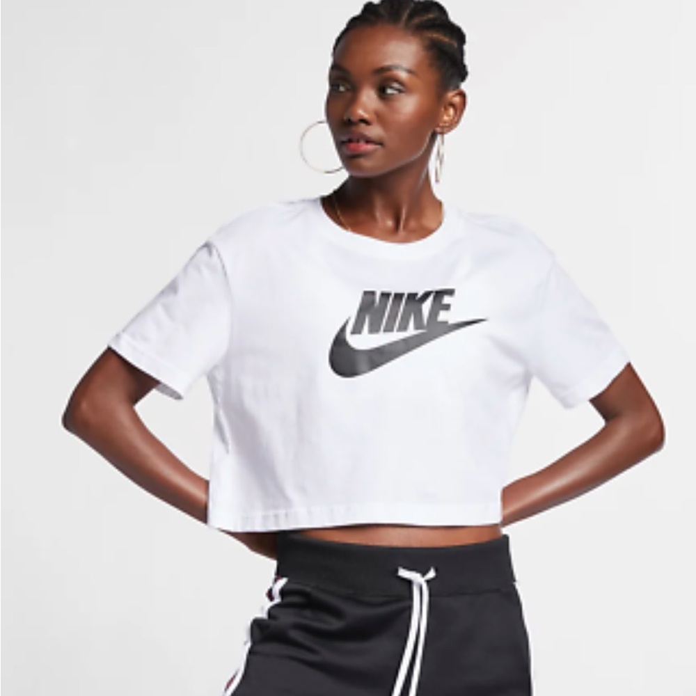 NIKE‎ WOMEN'S Small SPORTSWEAR ESSENTIAL CROPPED LOGO T-SHIRT